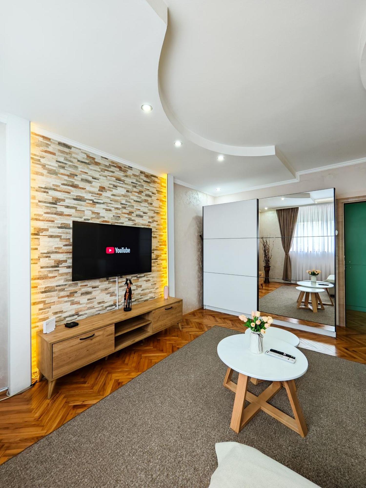 Apartman Julija Доньи-Милановац Экстерьер фото